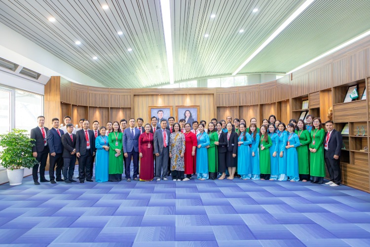 staff-image