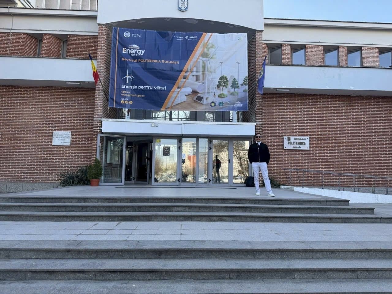 VƯƠN TẦM QUỐC TẾ QUA HOẠT ĐỘNG GIẢNG DẠY VÀ NGHIÊN CỨU KHOA HỌC